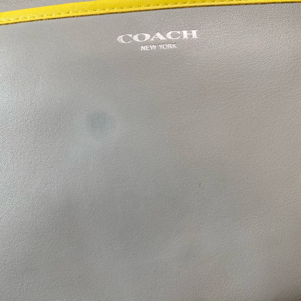 Coach "Legacy" crossbody - Picture 10 of 10